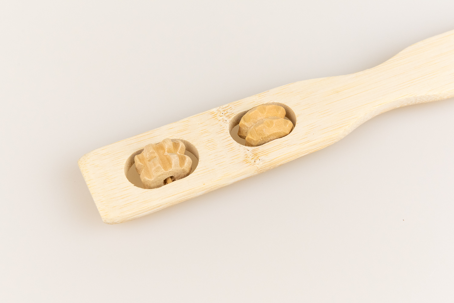 Kratzhand mit Massagerollen